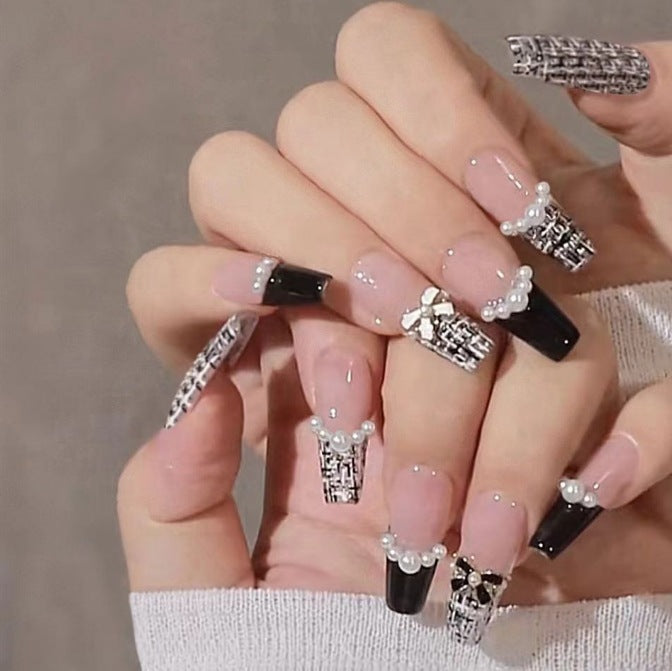 Artful Nail Art with Cute Bunny Pattern Cold Kalsten