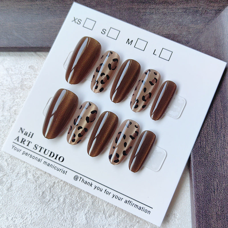 Acrylic Nails in Modern Leo Design Kalsten