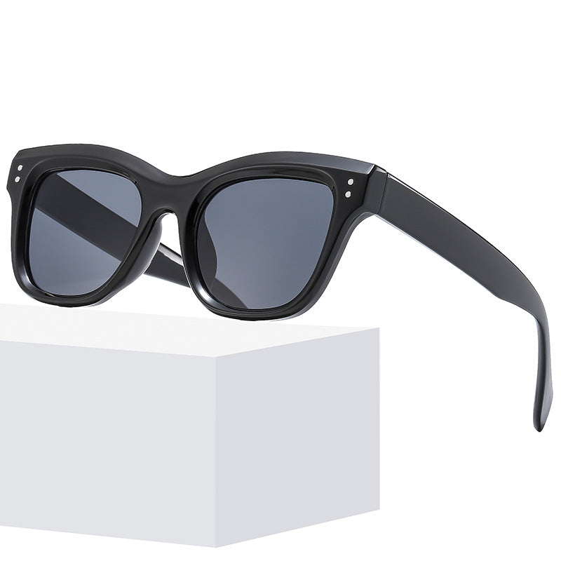 Ladies fashionable sunglasses with distinctive, angular frame Kalsten