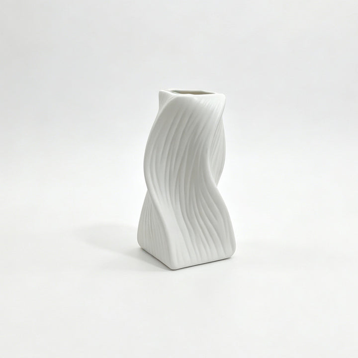 Modern Sculptural Decorative Vase Kalsten