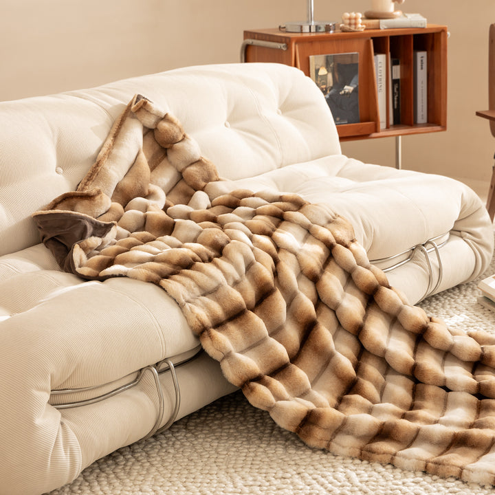 Luxurious cozy faux fur blanket with quilted relief pattern Kalsten