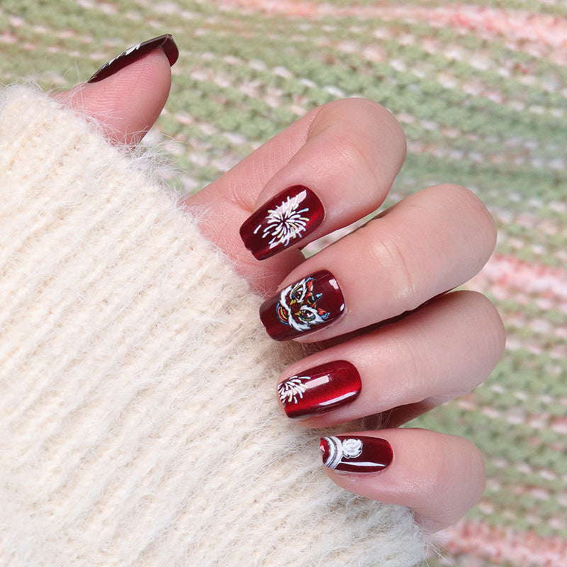 Artistic Holiday-Themed Press-On Nail Design Kalsten