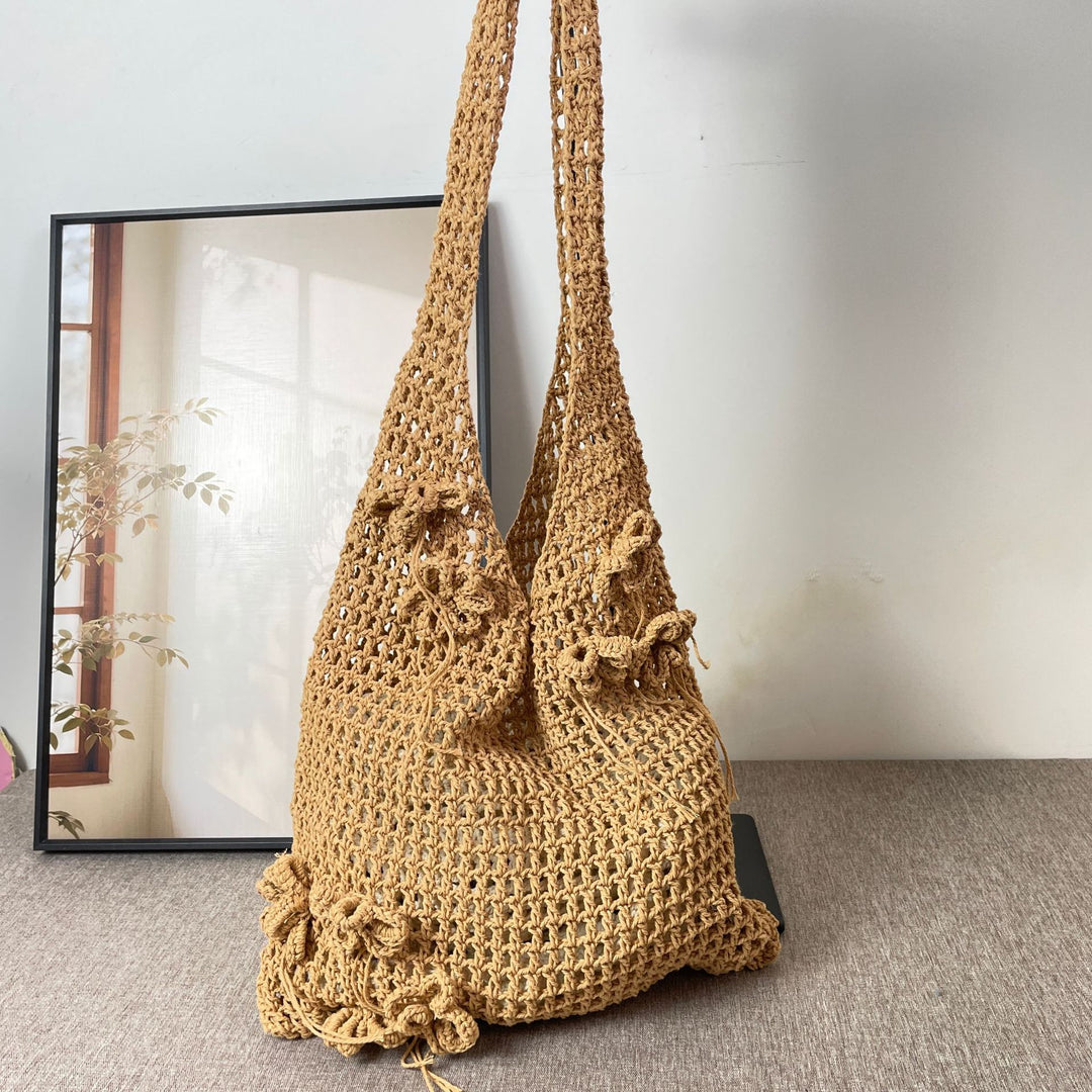 Hand-knotted crossbody bag with floral pattern Kalsten