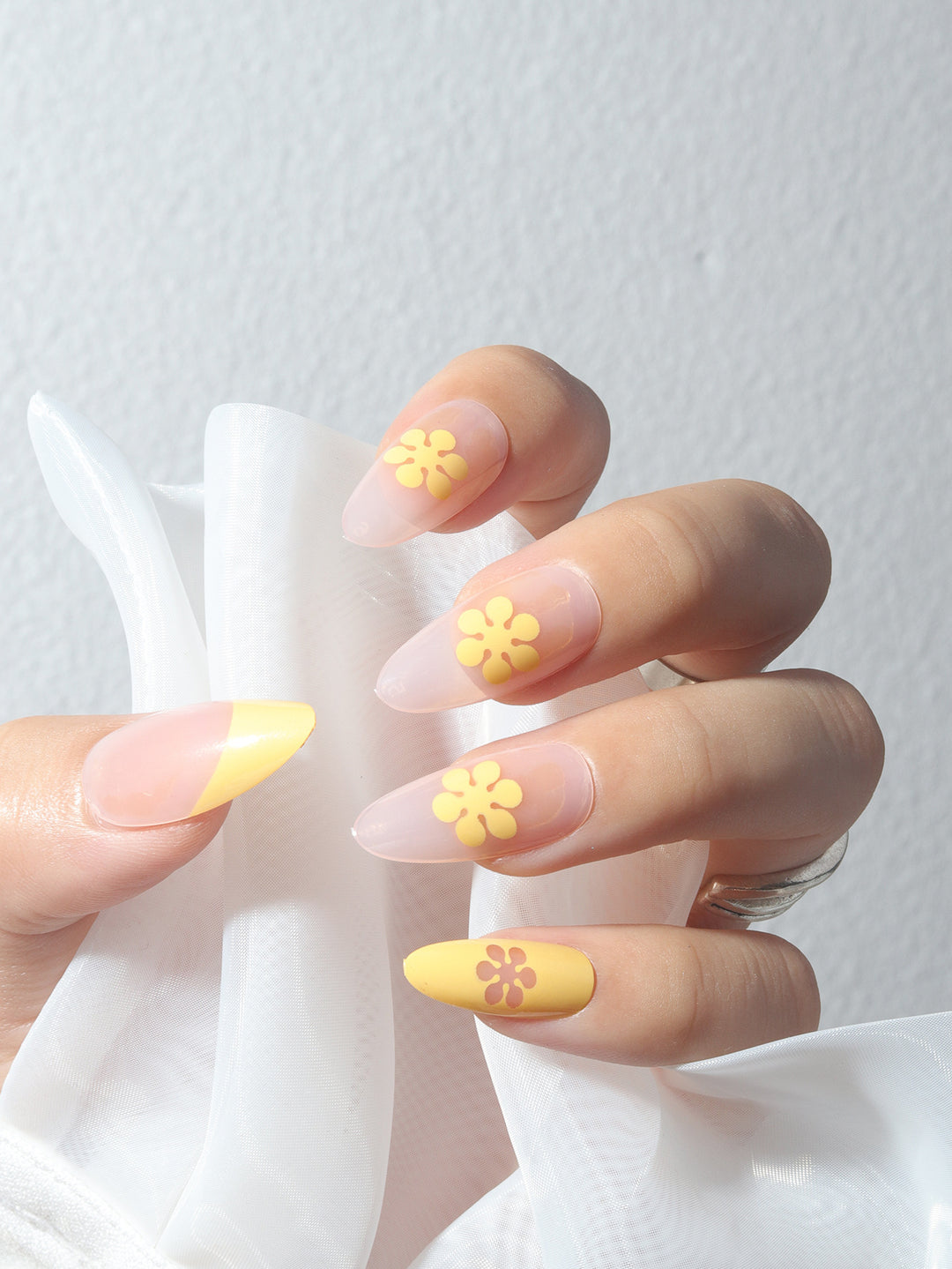 Floral-Designed Glossy Press-On Nails Kalsten