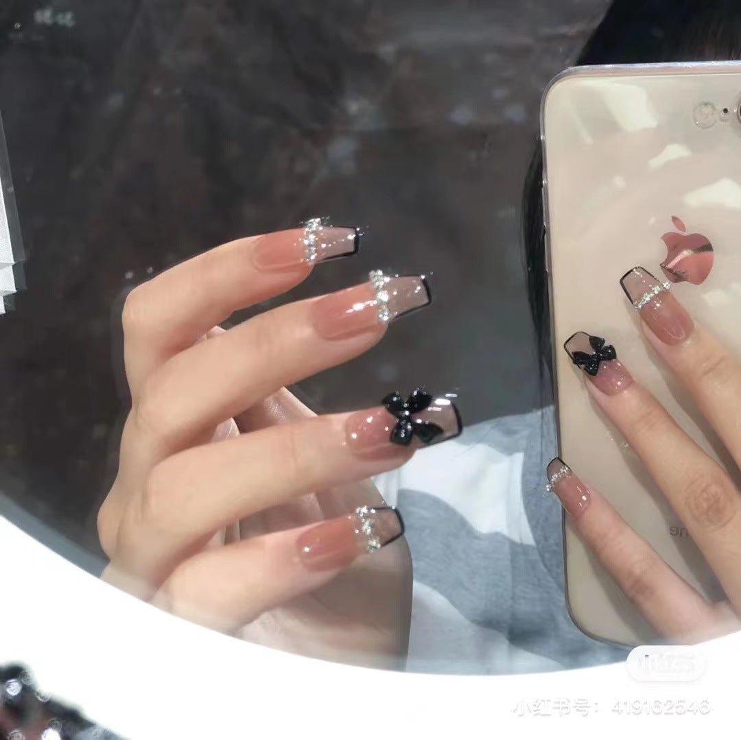 Artful and elegant acrylic nails Kalsten