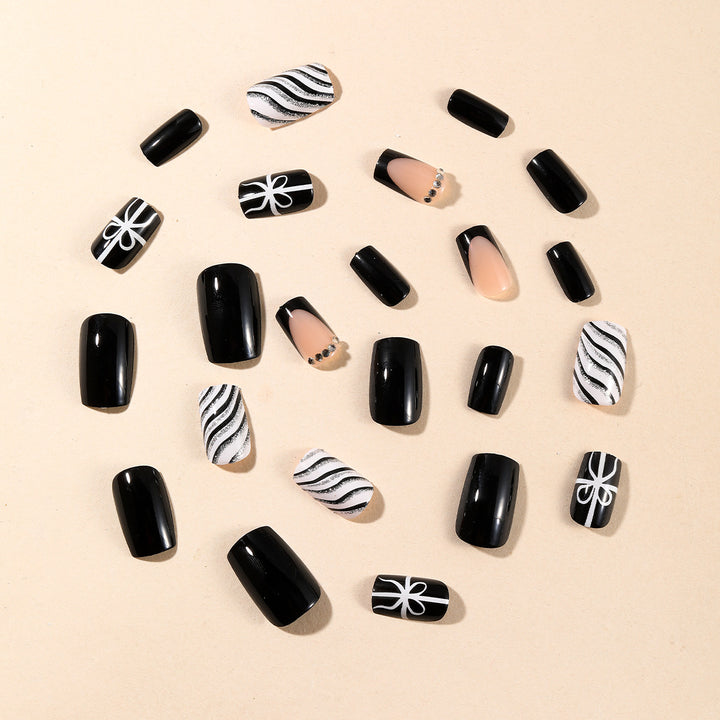 Elegant Black and White Artistic Nail Art Extensions Kalsten