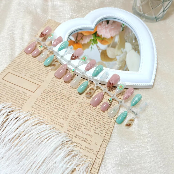 Artificial nail set with exquisite floral designs and shimmering effects Kalsten