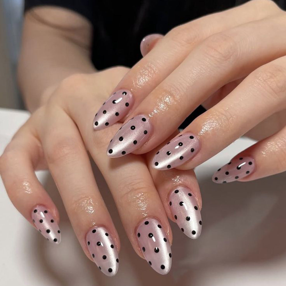 Art Nails in Elegant Polka Dot Design Kalsten