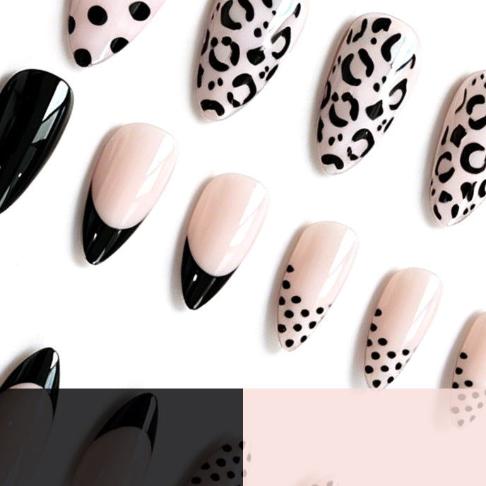 Decorative Almond-Shaped Nail Art Kalsten