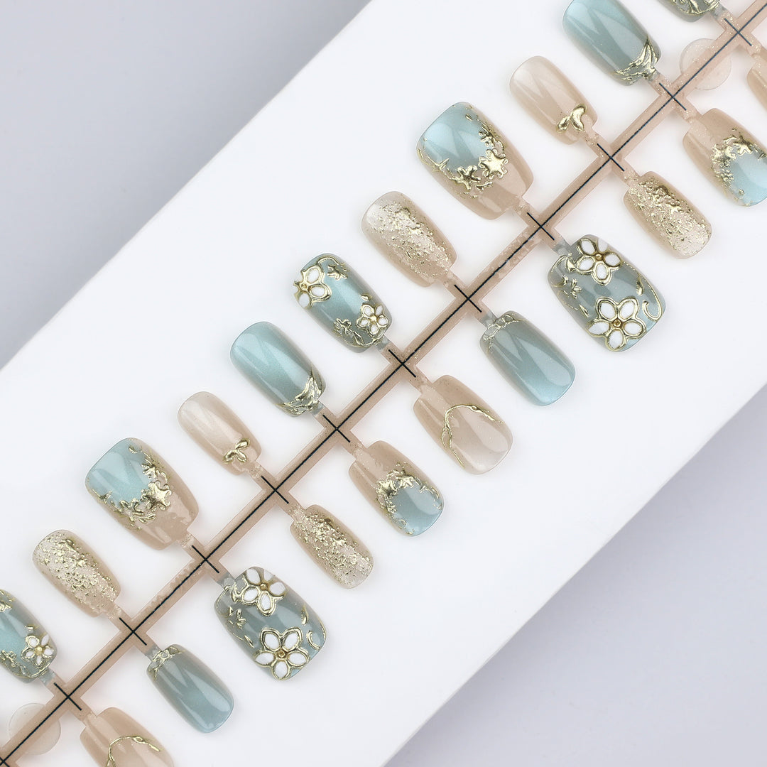 Decorative Floral Press-On Nail Set Kalsten