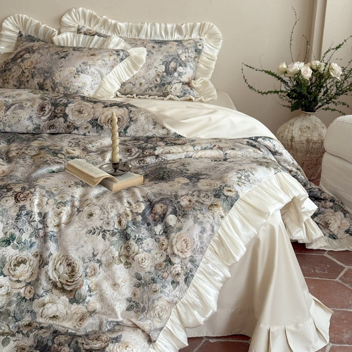 Romantic satin bedding set with floral jacquard look and gathered ruffle