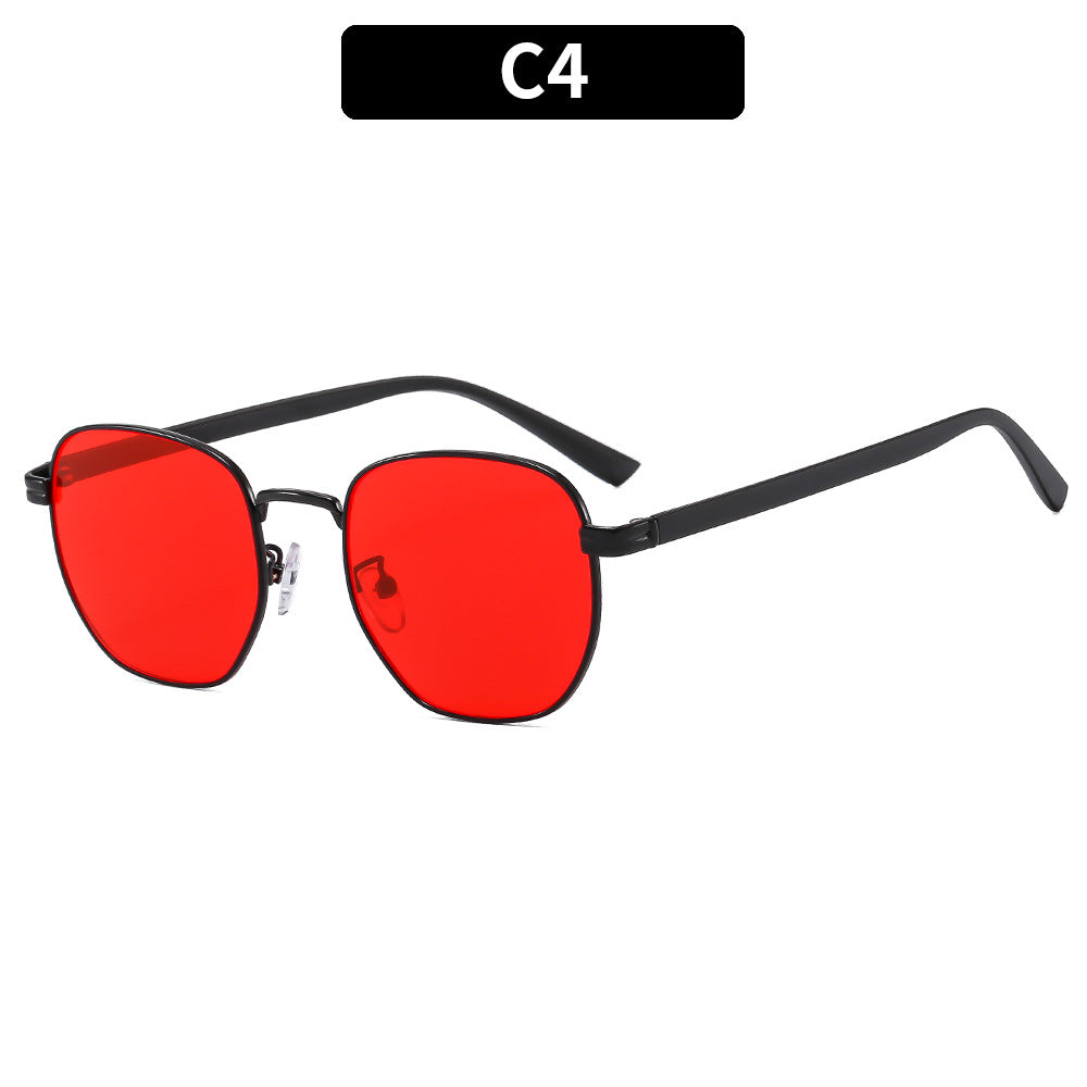 Retro-Inspired Geometric Frame Sunglasses
