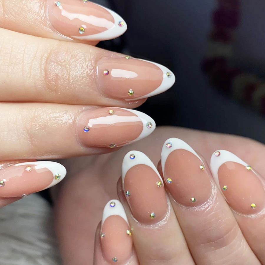 Nail kit with elegant French tips and sparkling accents Kalsten
