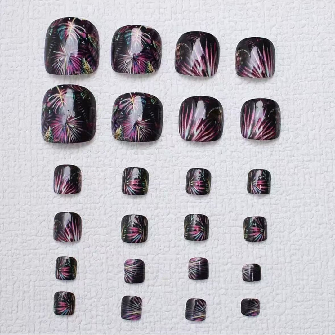 Nail art set with creative floral design Kalsten