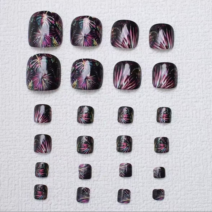 Nail art set with creative floral design Kalsten