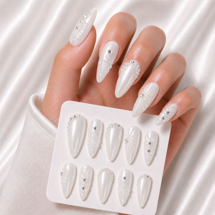 Elegant Rhinestone-Embellished Nail Tips Kalsten