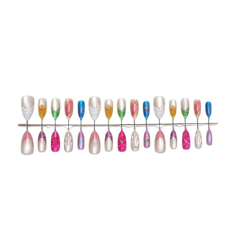 Nail Art Set with Floral and Glittering Accents Kalsten