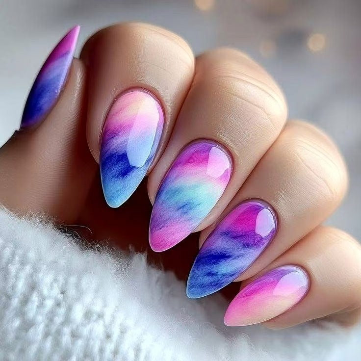 Creative Artificial Nails in Modern Ombre Design Kalsten