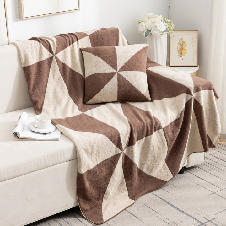 Geometric Pattern Throw Blanket