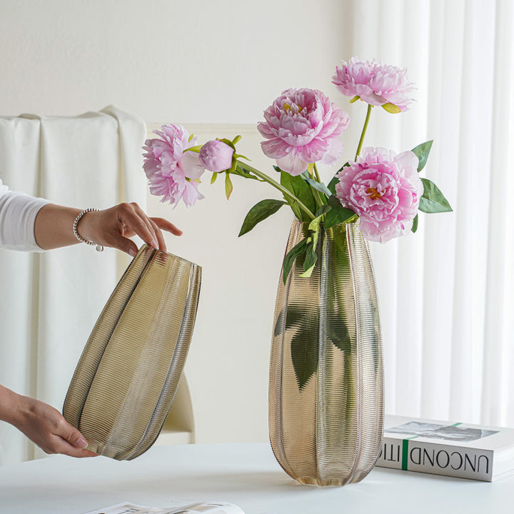 Decorative glass vase with ribbed structure Kalsten