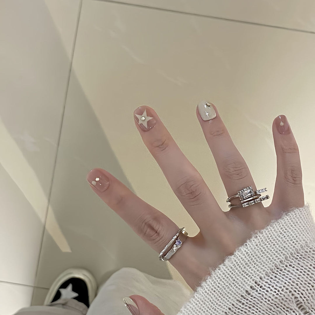 Artificial nails with elegant glitter accents Kalsten