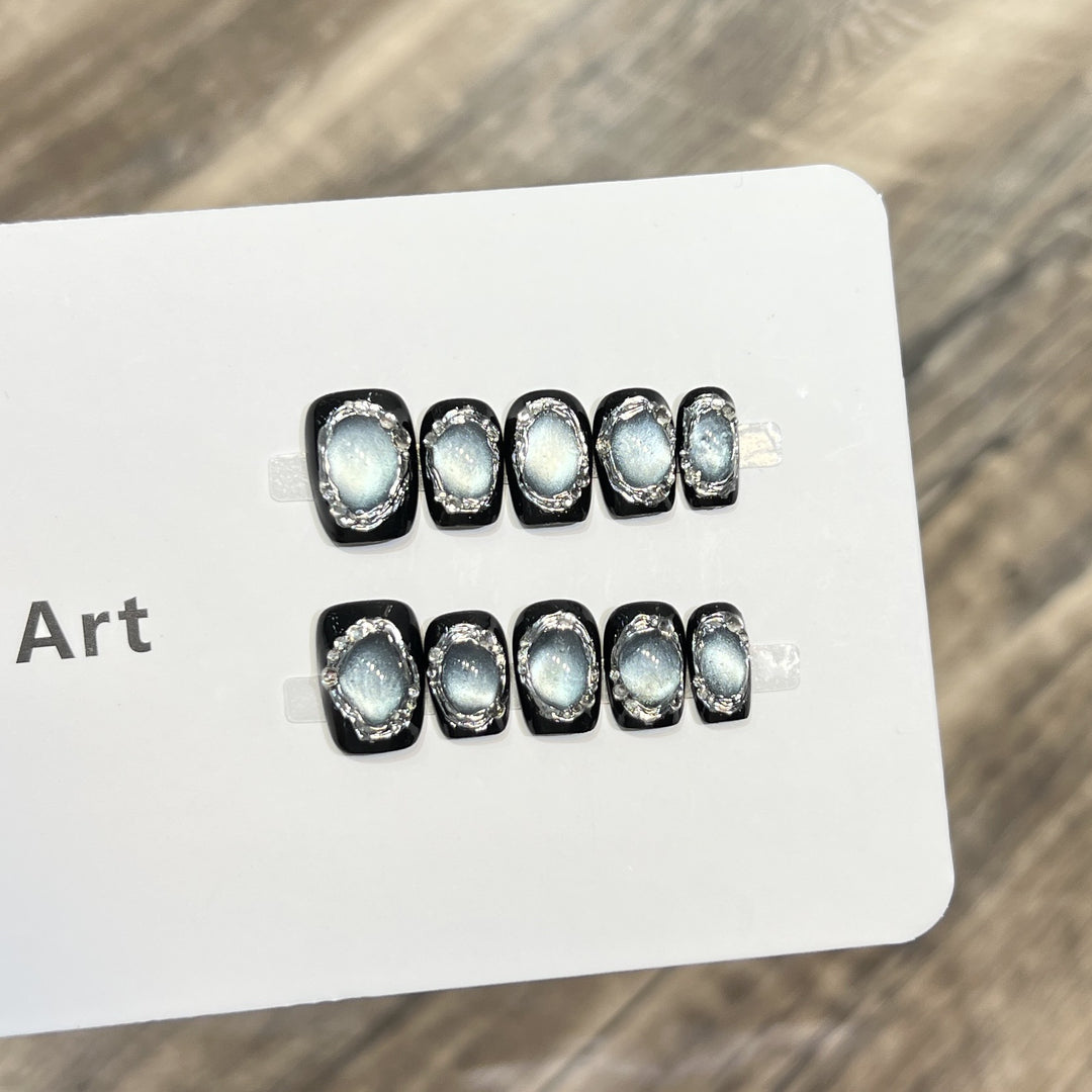 Glamorous Press-On Nail Art Set with Silver Accents Kalsten