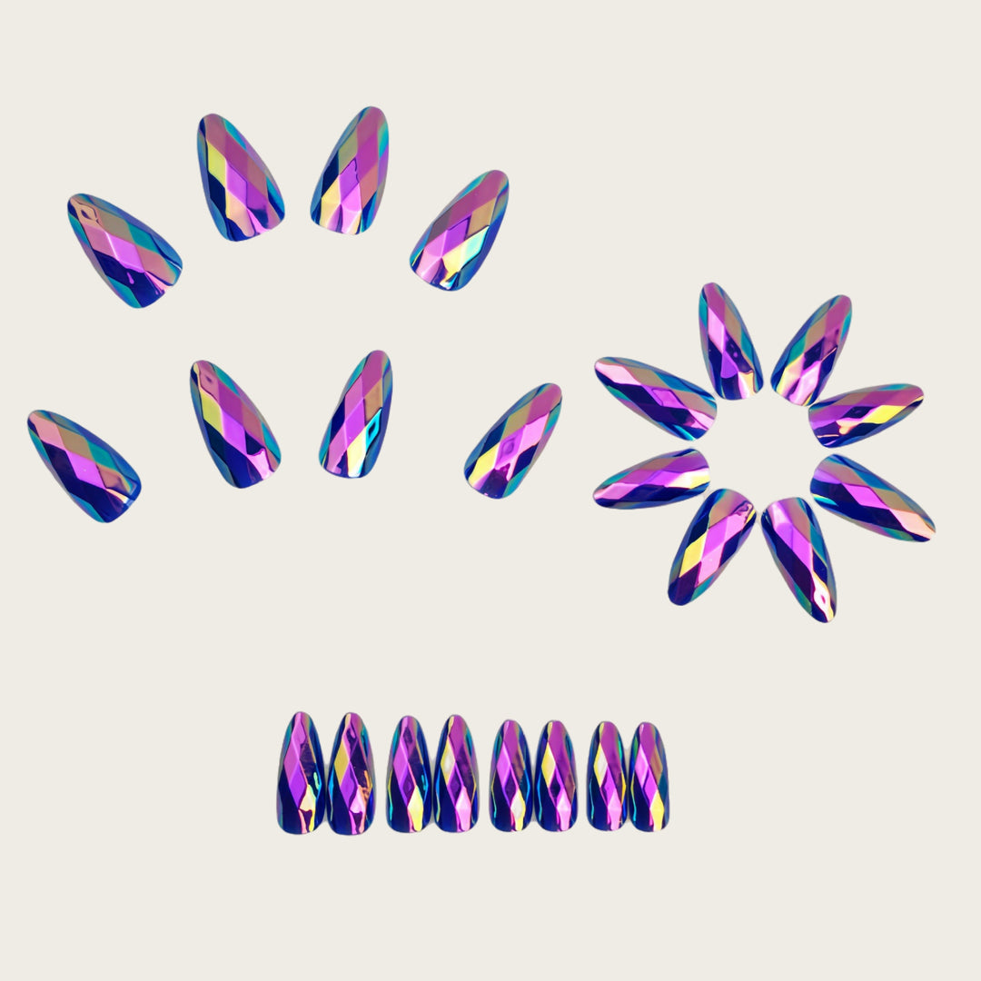Glamorous artificial nails in 3D crystal look Kalsten