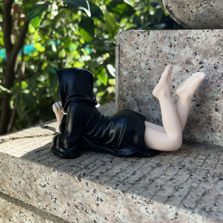 Creepy decorative figure Kalsten