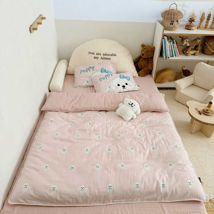 Bedding set with quilted blanket and cute dog designs