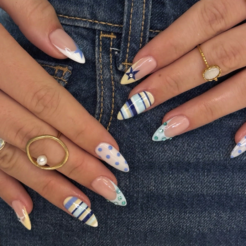Starry-Themed Press-On Nail Art Kalsten