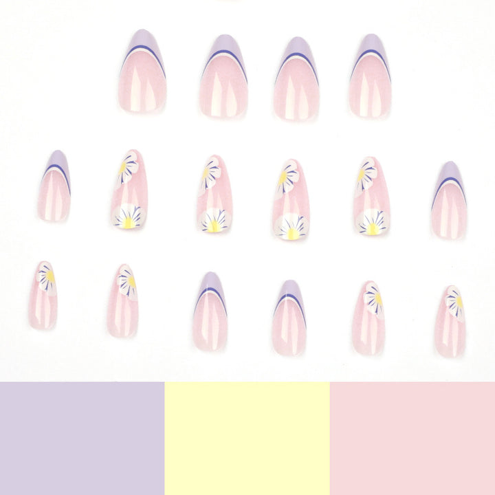 Artistic nail art with flower and ombre effects Kalsten