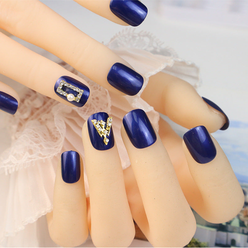 Premium Decorative Press-On Nail Set Kalsten