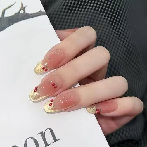Artificial nails with sparkling rhinestones and 3D applications Kalsten