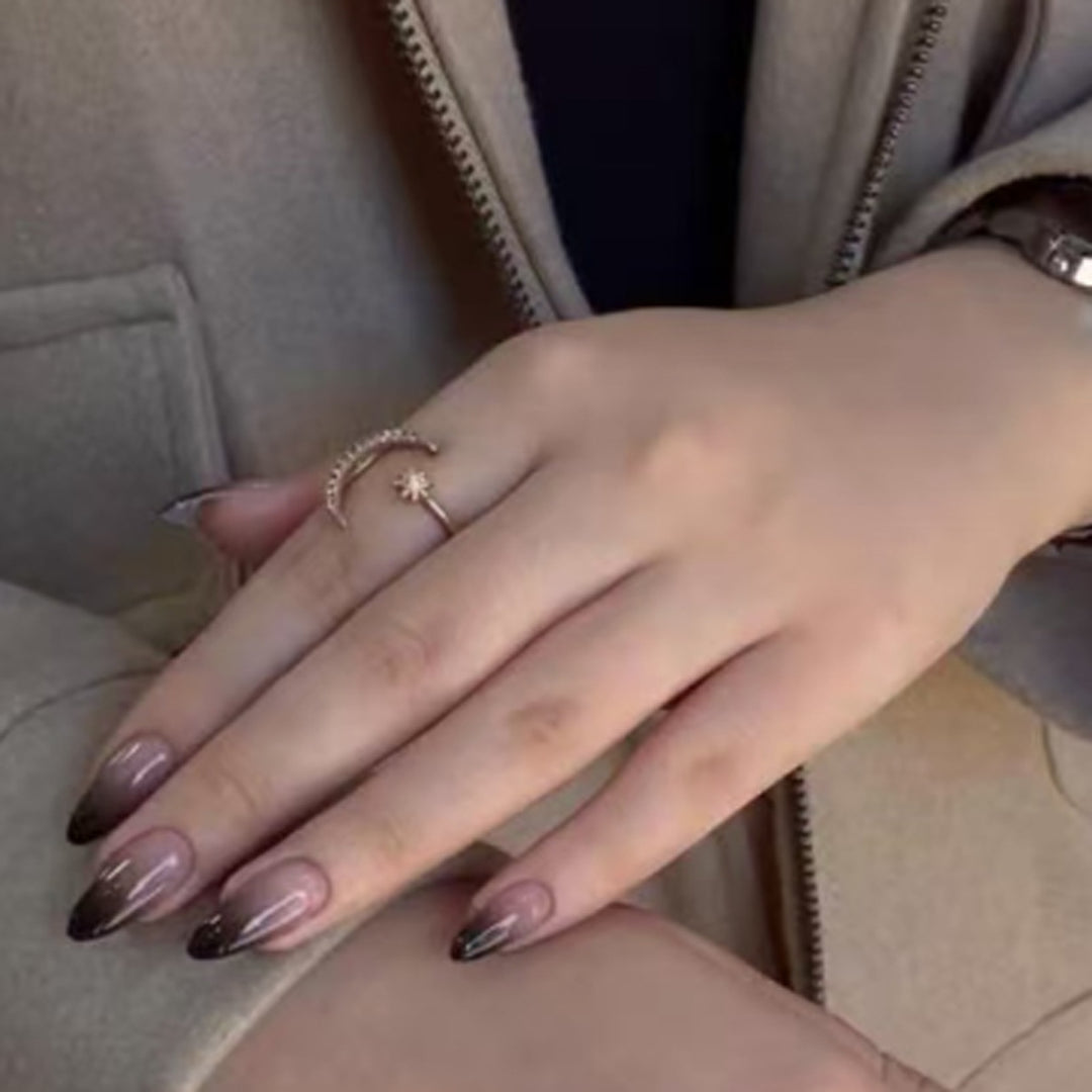 Glamorous ring with intricate jewelry work Kalsten
