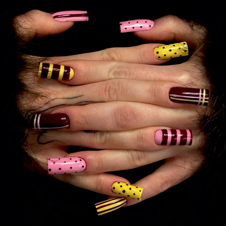 Nail art set with stylish geometric designs Kalsten