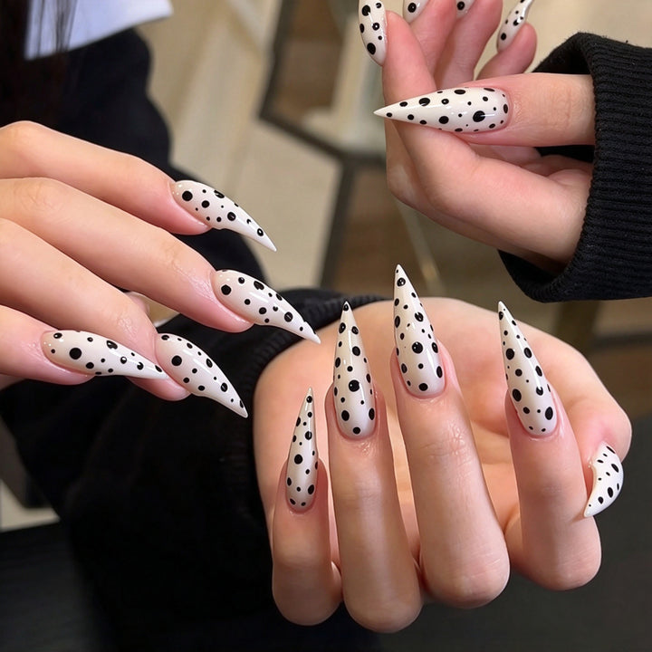 Elegant Decorative Press-On Nail Set