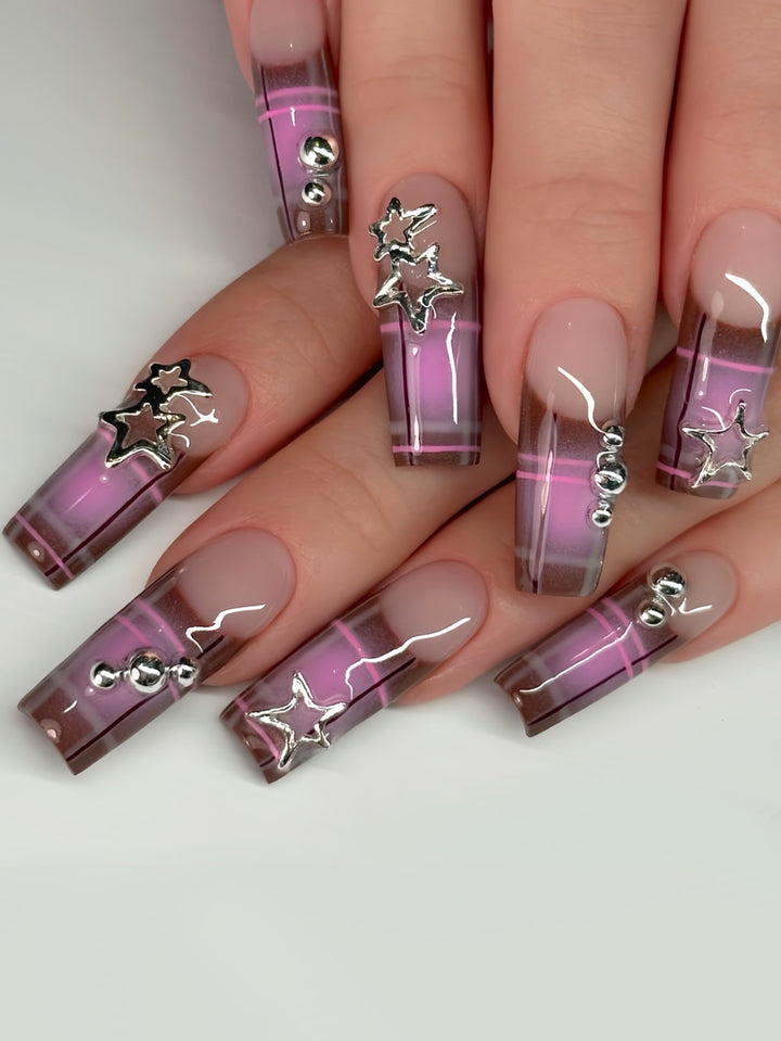 Artistic Star-Embellished Nail Art Kalsten