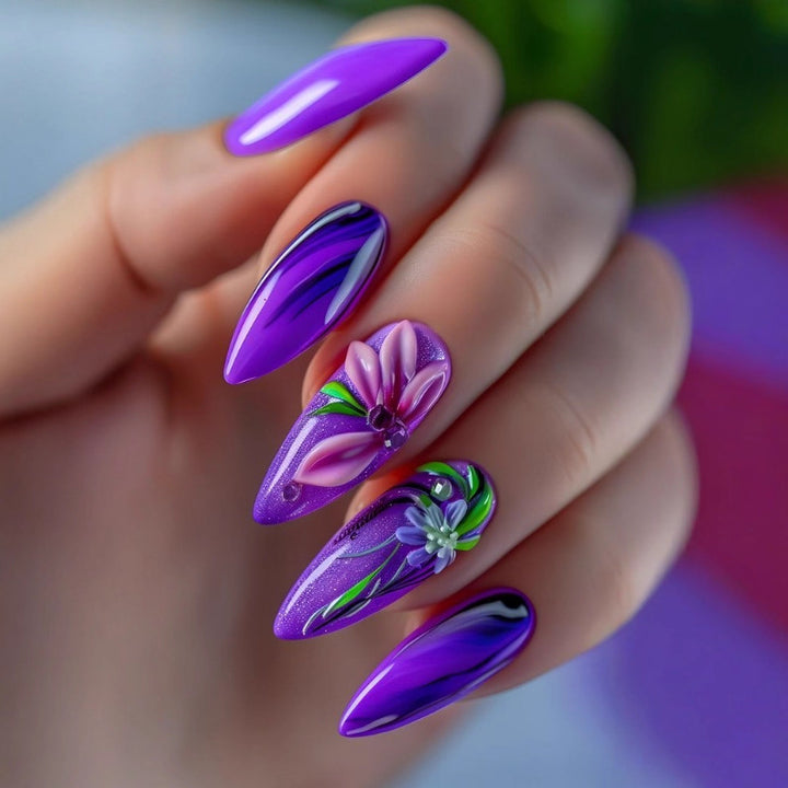 Artificial nails with artful floral design Kalsten