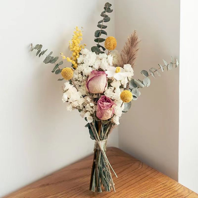 Elegant Floral Arrangement in Glass Vase