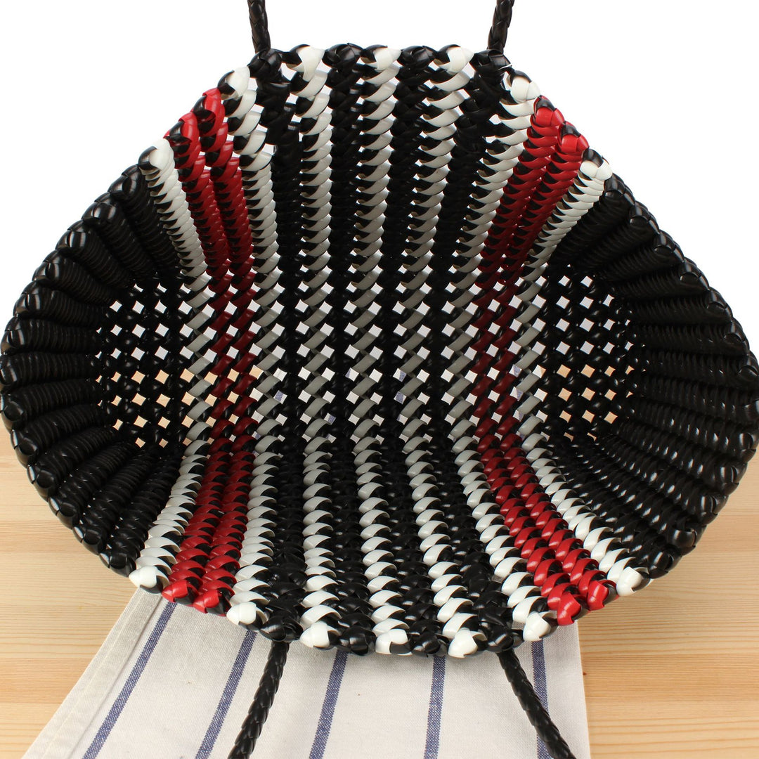 Stylish handbag made of braided material Kalsten