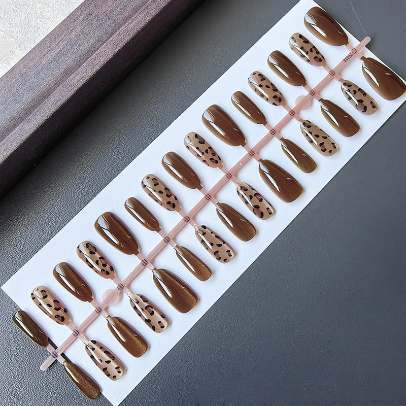 Acrylic Nails in Modern Leo Design Kalsten