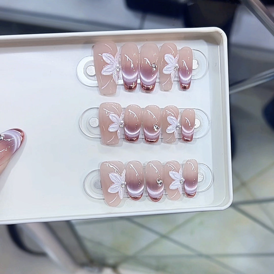 Floral-Inspired Press-On Nail Set Kalsten