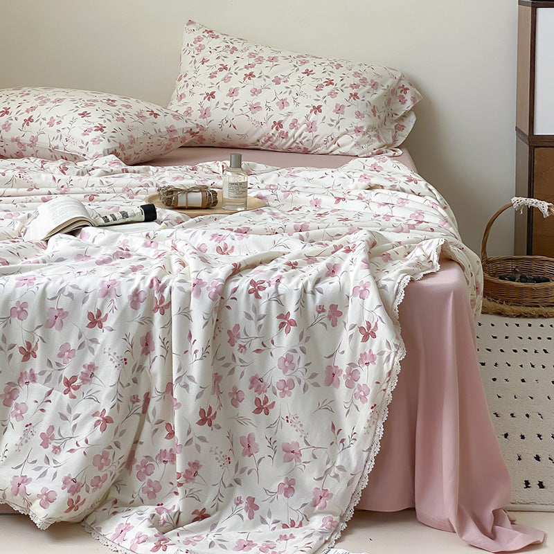 Light cotton gauze bedding set with fine stripe and floral pattern as well as lace edge