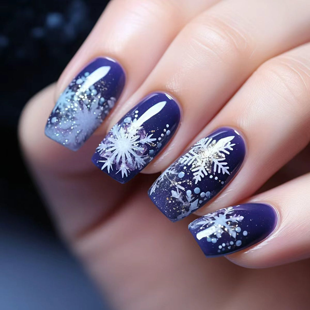 Artificial nails with shimmering winter design Kalsten
