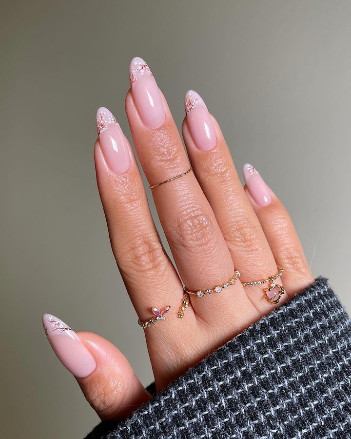 Elegant and artistically designed art nails Kalsten