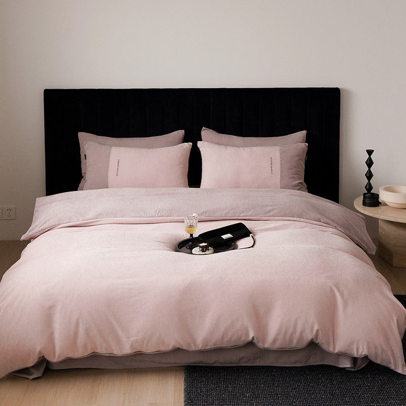 High-quality reversible duvet cover set made of cotton blend with velvet finish and concealed zipper