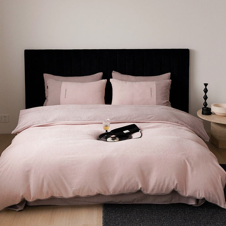 High-quality reversible duvet cover set made of cotton blend with velvet finish and concealed zipper