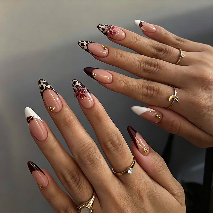 Artful nail set with floral accents Kalsten