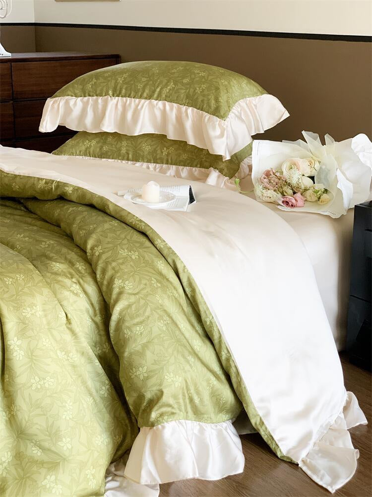 Romantic ruffled bed set made of cotton percale with floral jacquard print