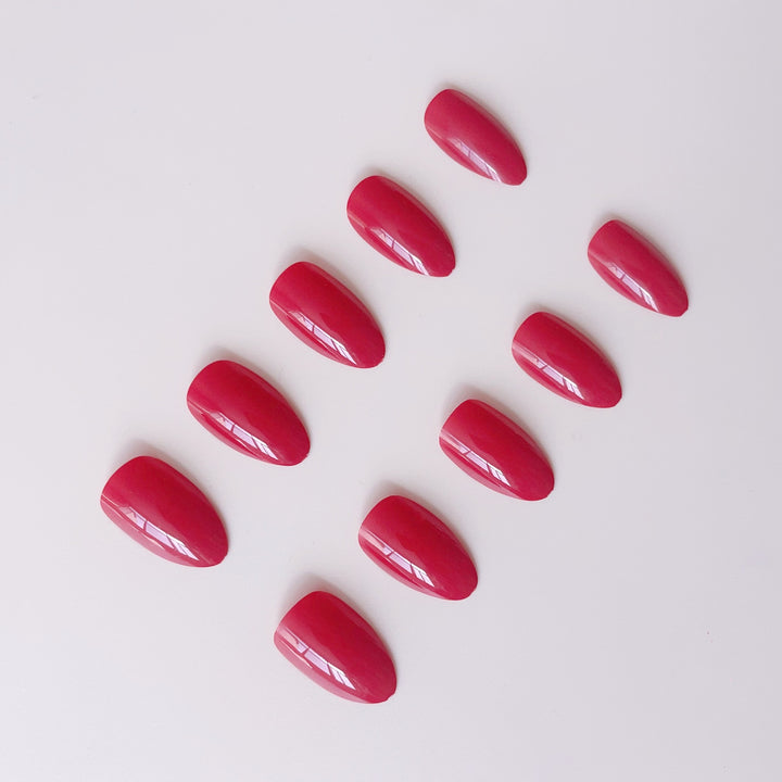 Artificial nail set with shiny, pointed accents Kalsten